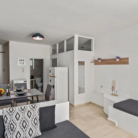 Villa Seaside Gem Near Heraklion, Maro's Getaway Kokkini Hani