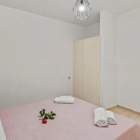 Seaside Gem Near Heraklion, Maro's Getaway Villa