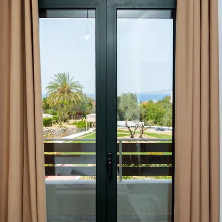 Seaside Gem Near Heraklion, Maro's Getaway Kokkini Hani
