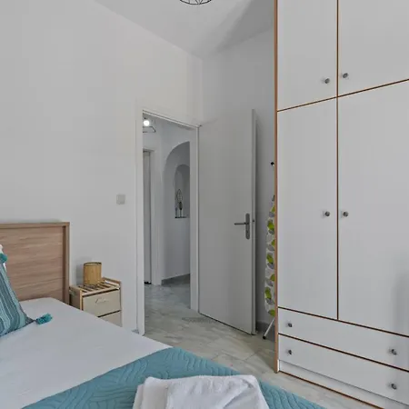 Villa Seaside Gem Near Heraklion, Maro's Getaway