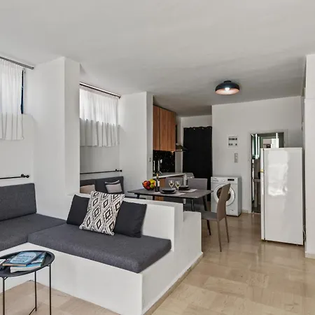 Seaside Gem Near Heraklion, Maro's Getaway Villa