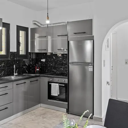 Seaside Gem Near Heraklion, Maro's Getaway *