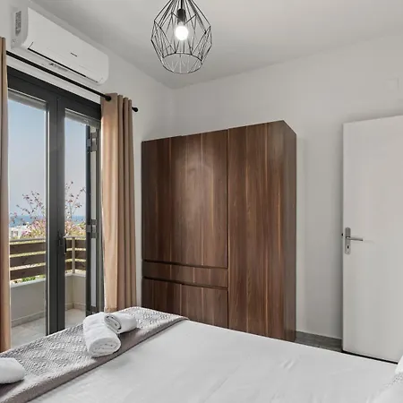 Seaside Gem Near Heraklion, Maro's Getaway Villa
