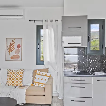 Seaside Gem Near Heraklion, Maro's Getaway