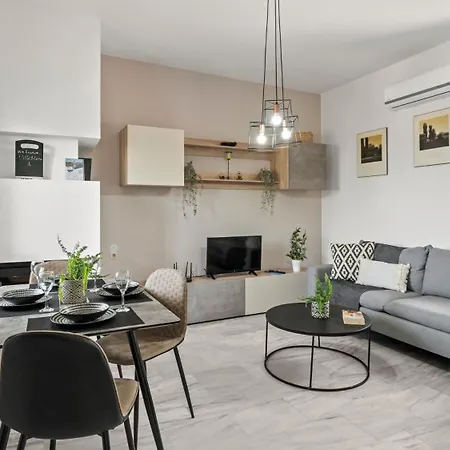 Seaside Gem Near Heraklion, Maro's Getaway Villa *