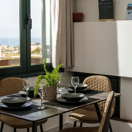 Villa Seaside Gem Near Heraklion, Maro's Getaway
