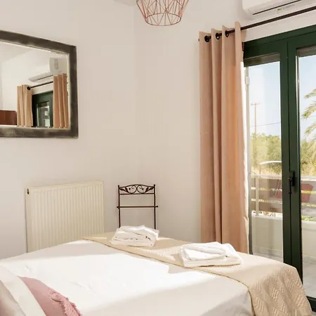 Seaside Gem Near Heraklion, Maro's Getaway Kokkini Hani