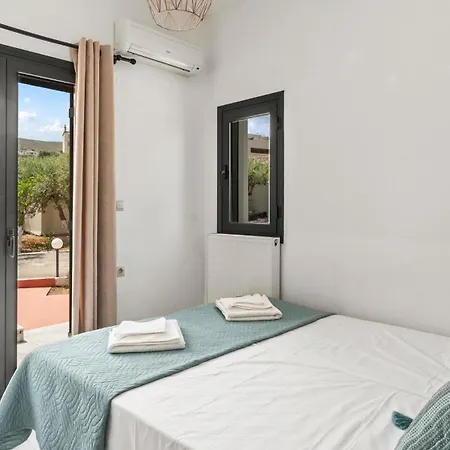 Seaside Gem Near Heraklion, Maro's Getaway