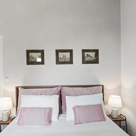 Seaside Gem Near Heraklion, Maro's Getaway Villa *