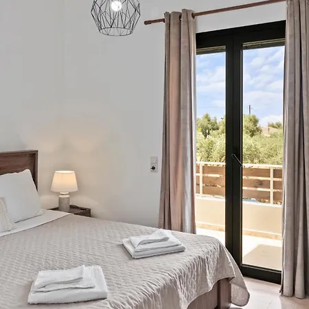 Seaside Gem Near Heraklion, Maro's Getaway