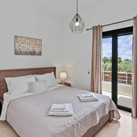 Seaside Gem Near Heraklion, Maro's Getaway *
