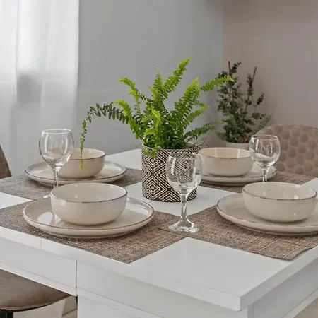 Seaside Gem Near Heraklion, Maro's Getaway Villa *