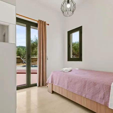 Seaside Gem Near Heraklion, Maro's Getaway Kokkini Hani