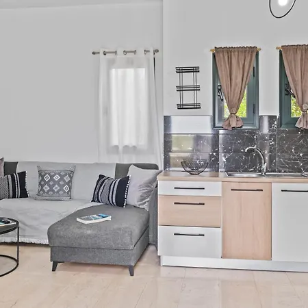 Seaside Gem Near Heraklion, Maro's Getaway * Kokkini Hani